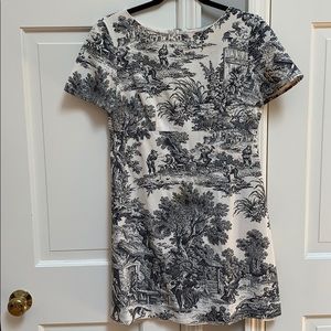 Canvas printed dress with intricate design